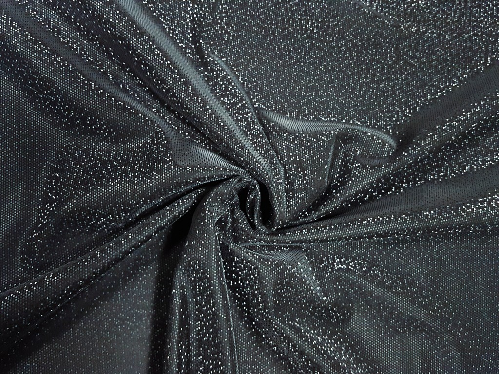Odevná koženka čierna so vzorom 140 cm