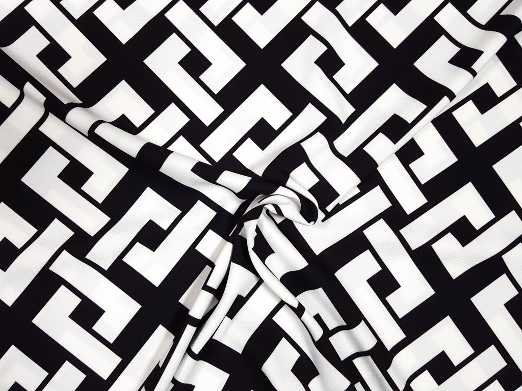 Polyesterová šatovka biely labyrint 150 cm